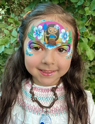 Pinta caritas Moana Santiago